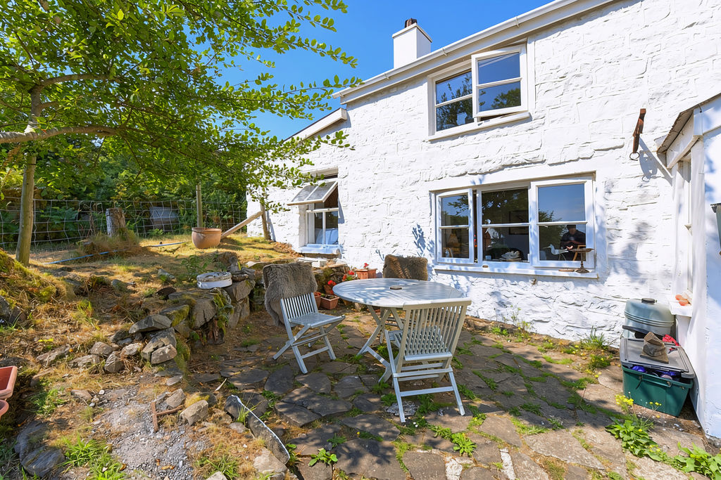 Front Patio- click for photo gallery